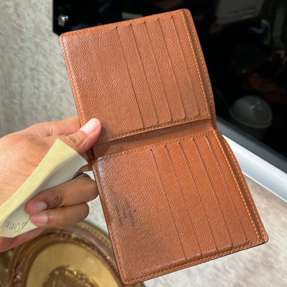 LV men Wallet ( For Danna;) - Picture 2 of 2